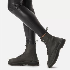 SOREL womens high lace boot size 9